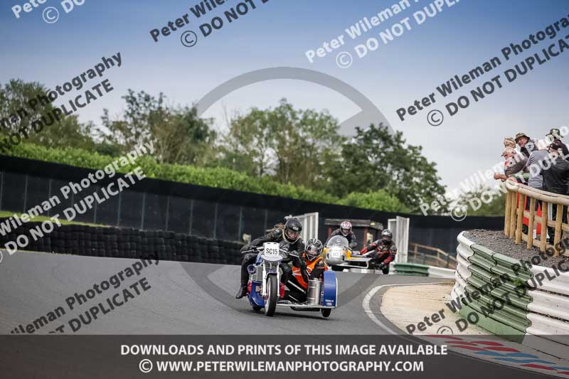 Vintage motorcycle club;eventdigitalimages;mallory park;mallory park trackday photographs;no limits trackdays;peter wileman photography;trackday digital images;trackday photos;vmcc festival 1000 bikes photographs